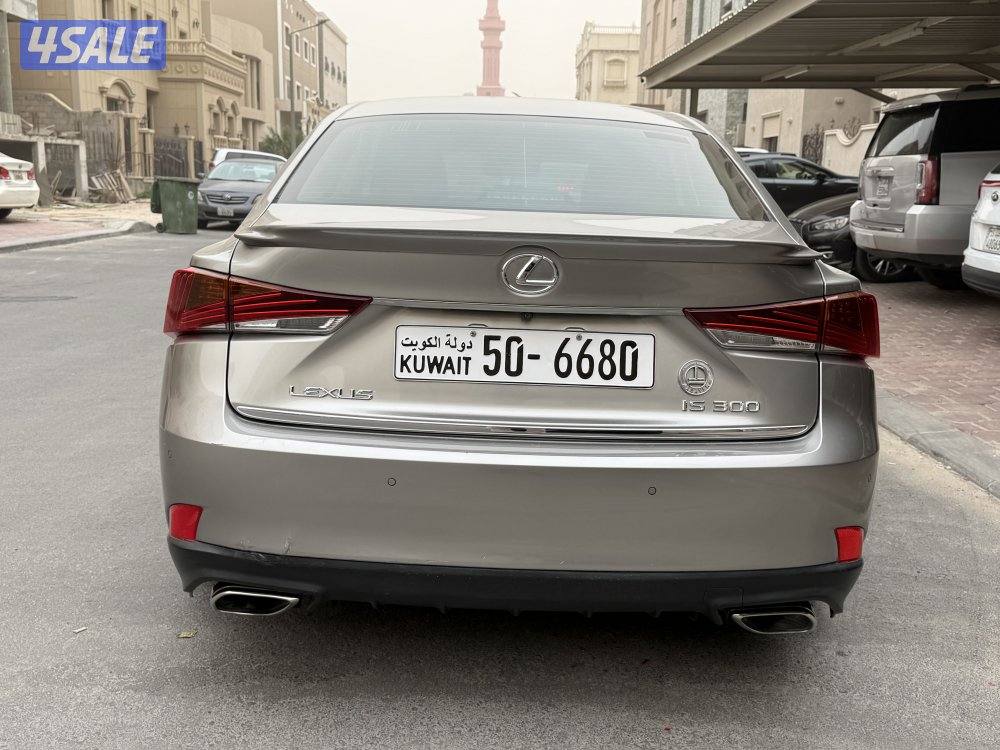 لكزس is300 موديل ٢٠٢٠ شرط الفحص5