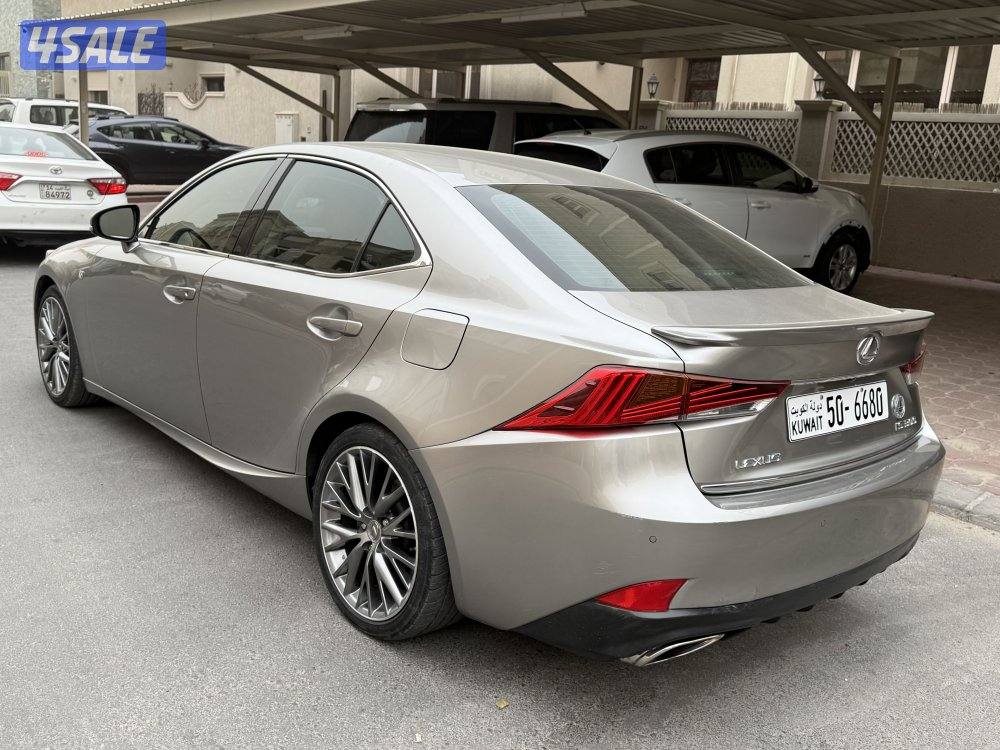 لكزس is300 موديل ٢٠٢٠ شرط الفحص10