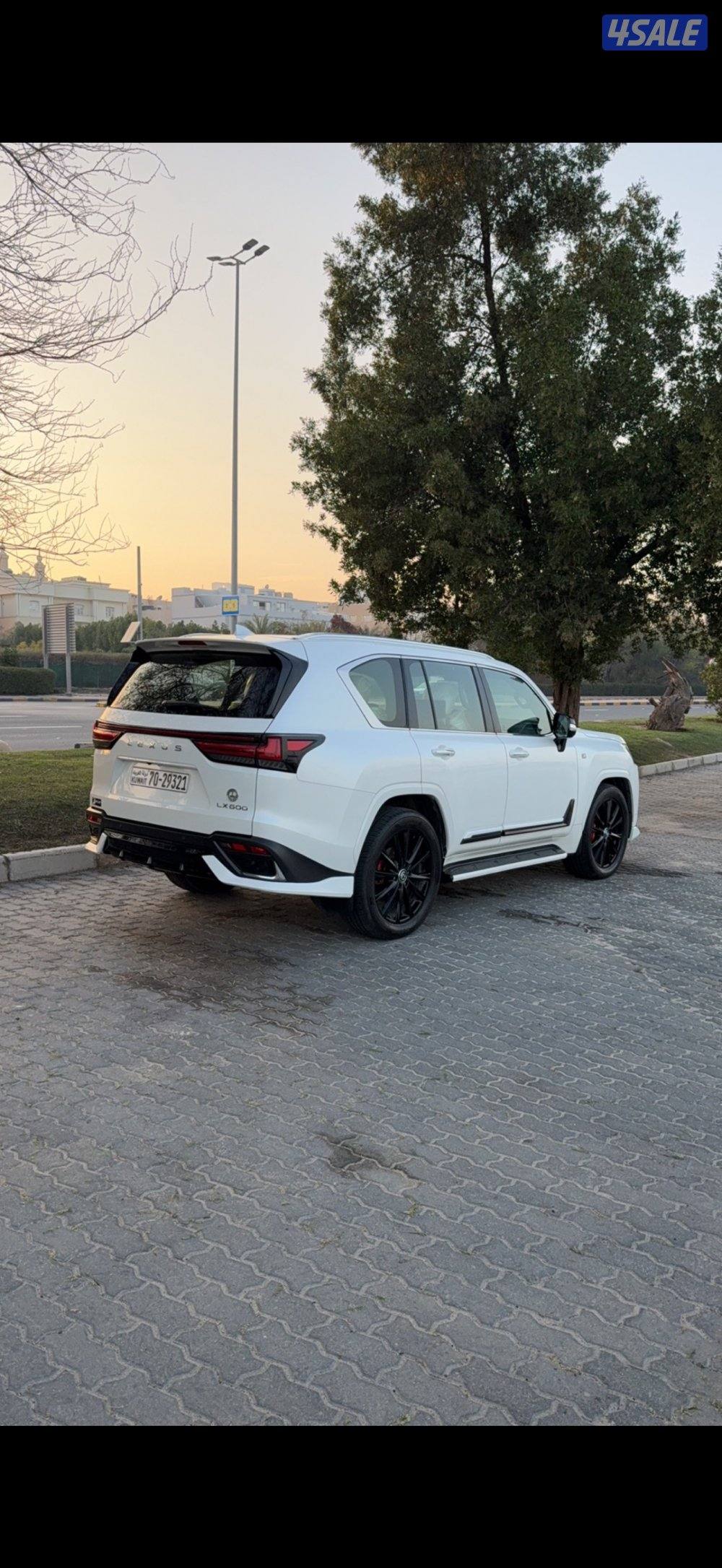 للبيع  جيب لكزس2