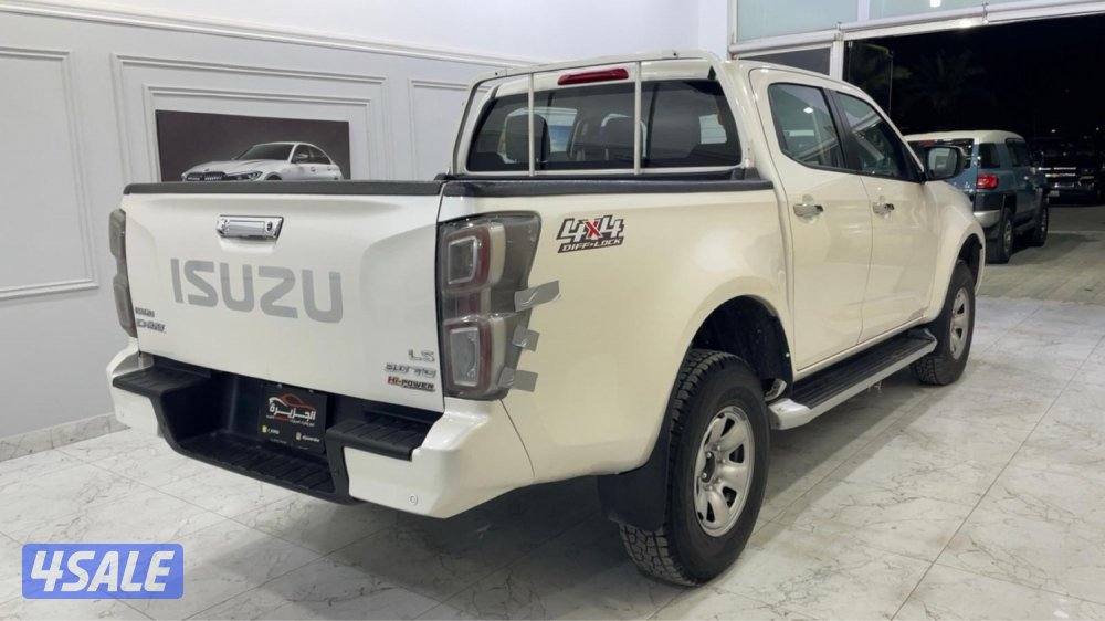 للبيع اي سوزو  2023 ديزل3