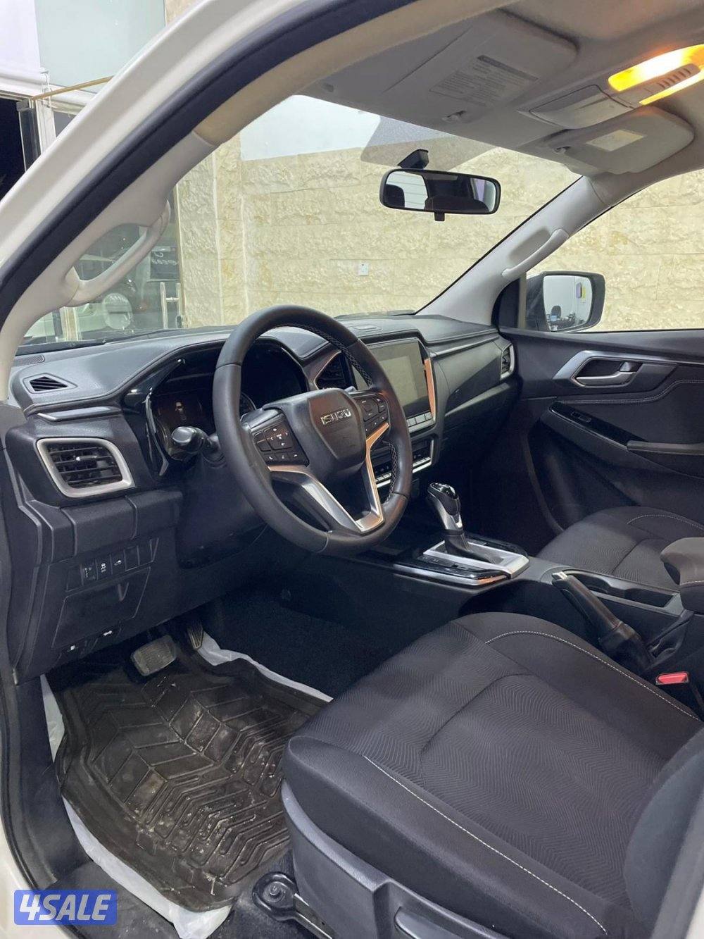 للبيع اي سوزو  2023 ديزل4