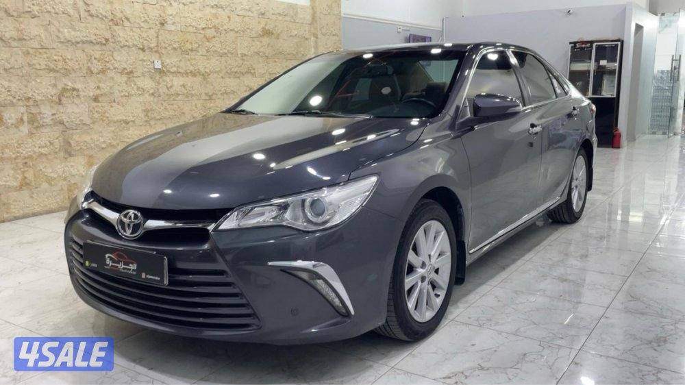 للبيع كامري 2017 عداد 71الف1