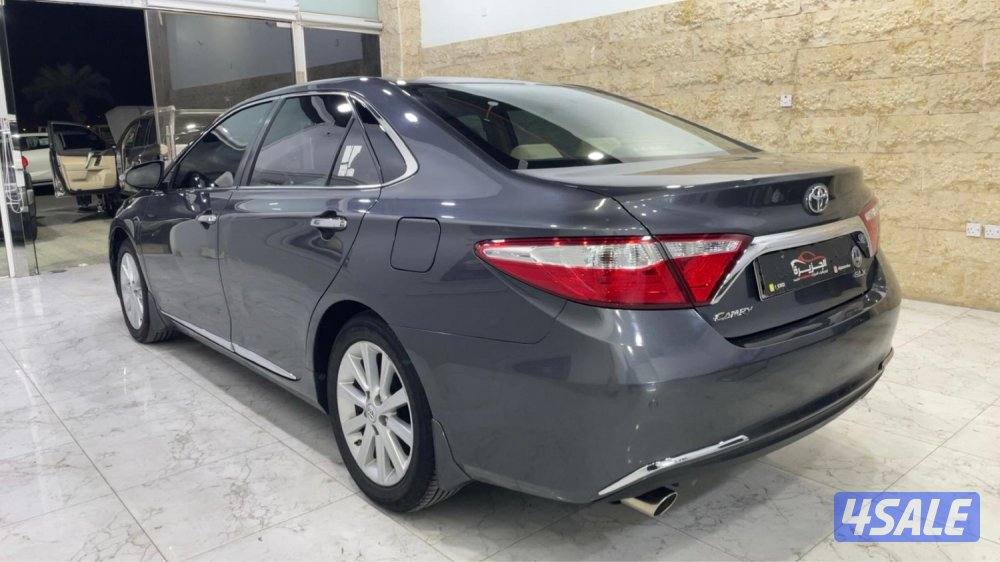 للبيع كامري 2017 عداد 71الف2