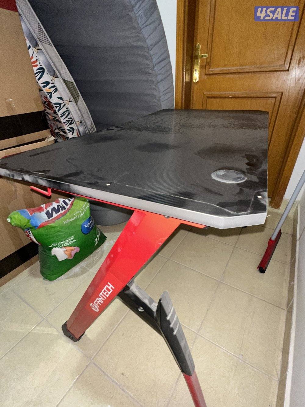 Gaming بيعه سريعه طاوله قيمنق1