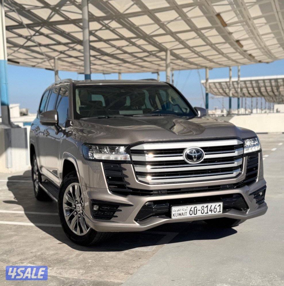 للبيع لاند كروز ايرو s توين تربو موديل 2022 عداد 57 الف كم الساير2