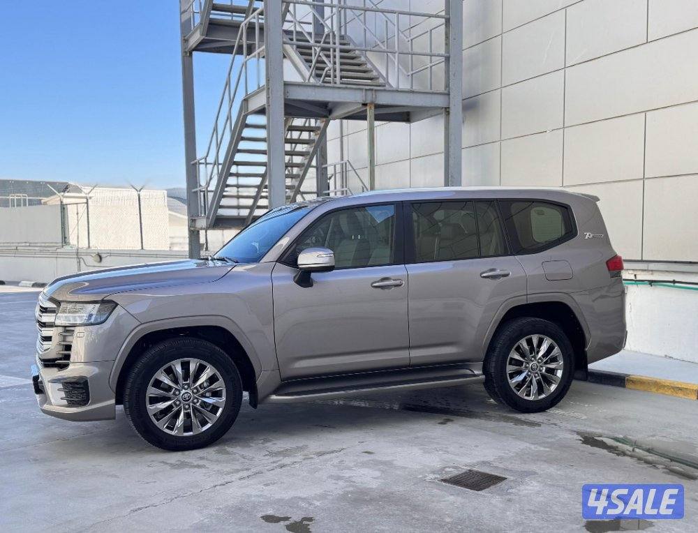 للبيع لاند كروز ايرو s توين تربو موديل 2022 عداد 57 الف كم الساير7