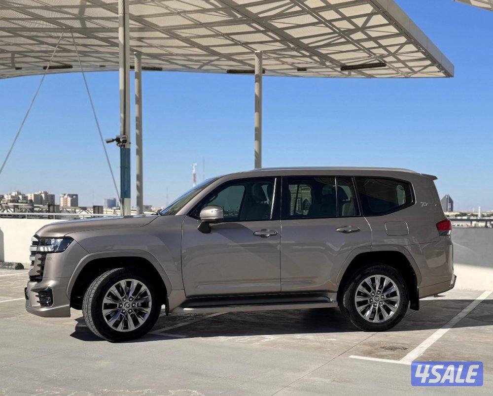 للبيع لاند كروز ايرو s توين تربو موديل 2022 عداد 57 الف كم الساير8