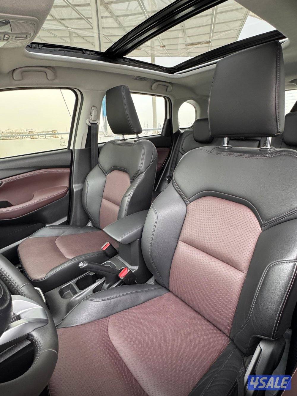 للبيع تويوتا أوربان موديل ٢٠٢٥ الساير عداد 11 الف كم صبغ الوكالة10