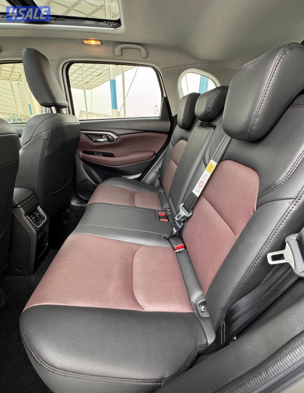 للبيع تويوتا أوربان موديل ٢٠٢٥ الساير عداد 11 الف كم صبغ الوكالة14