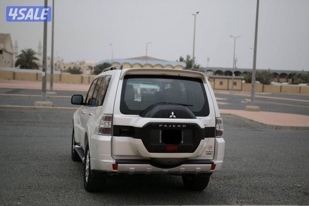 للبيع جيب باجيرو 2018 الماكينه الكبيرة3