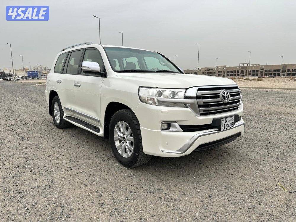 لاندركروزر V8  GXR موديل ٢٠١٦  المالك الأول صبغ وكالة1