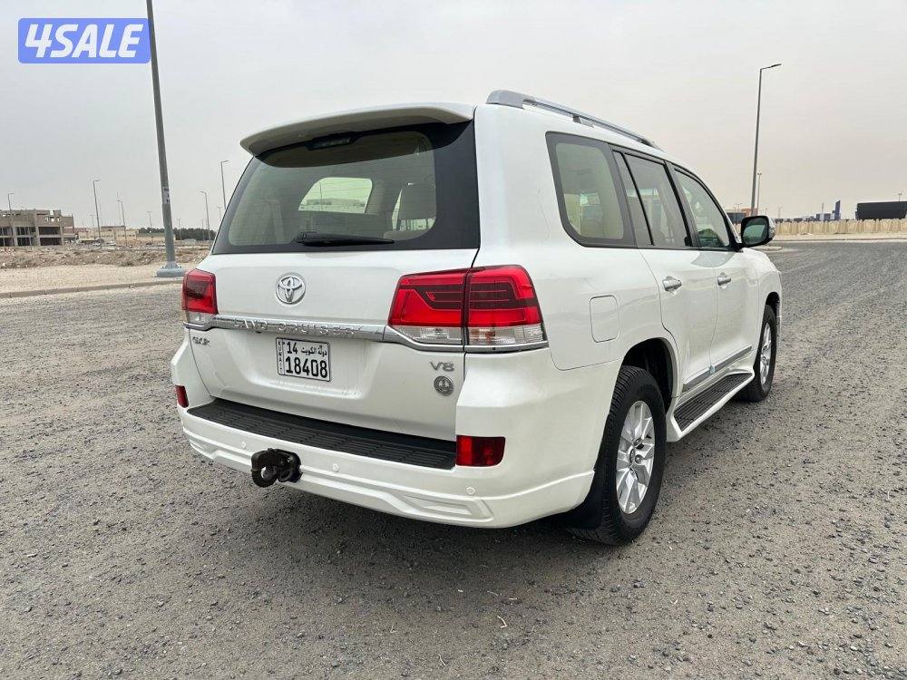 لاندركروزر V8  GXR موديل ٢٠١٦  المالك الأول صبغ وكالة0