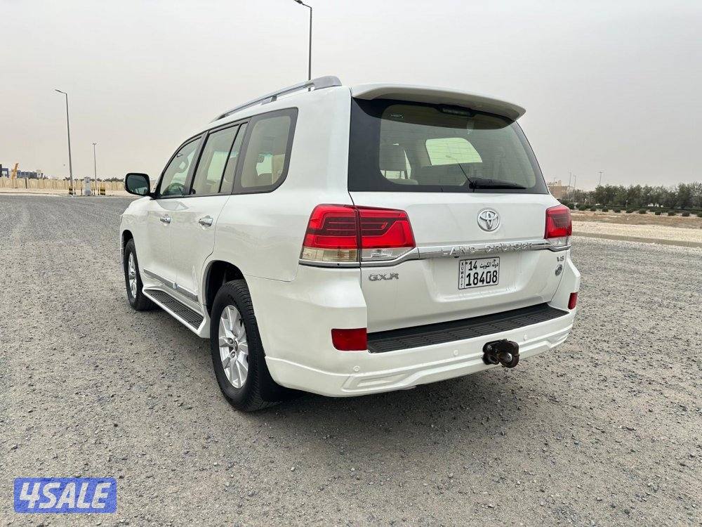 لاندركروزر V8  GXR موديل ٢٠١٦  المالك الأول صبغ وكالة2