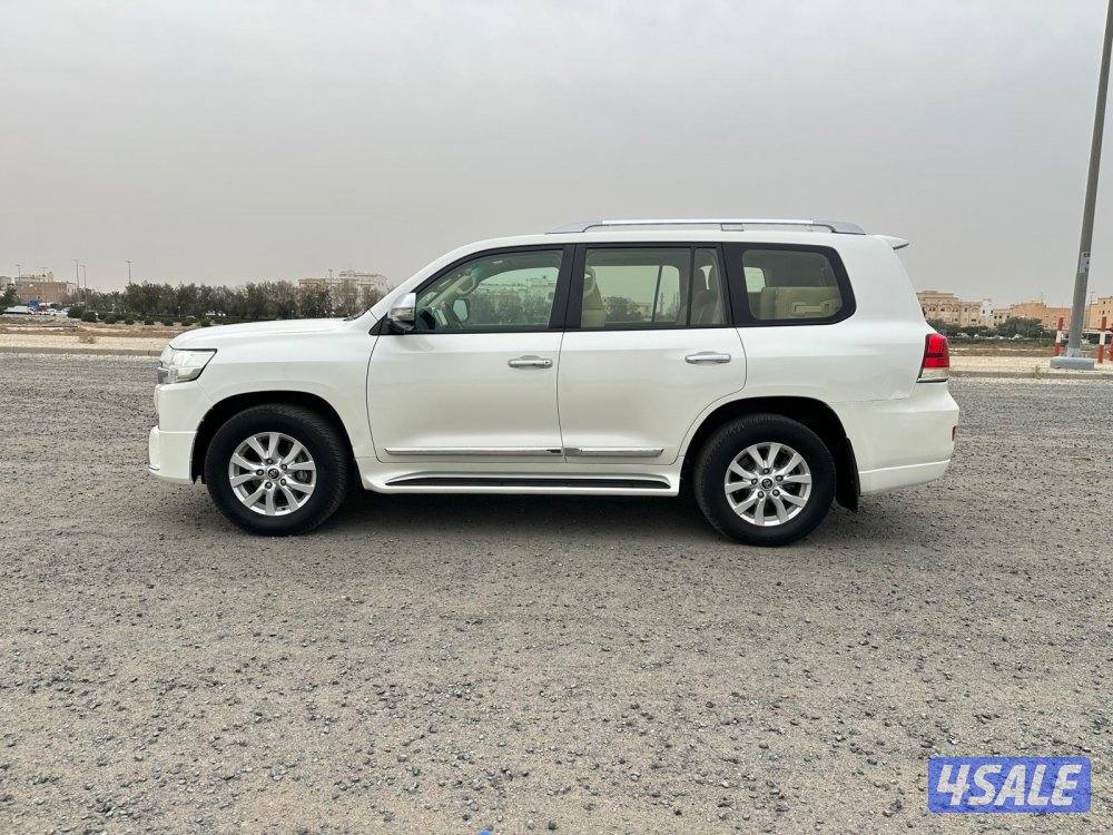 لاندركروزر V8  GXR موديل ٢٠١٦  المالك الأول صبغ وكالة6