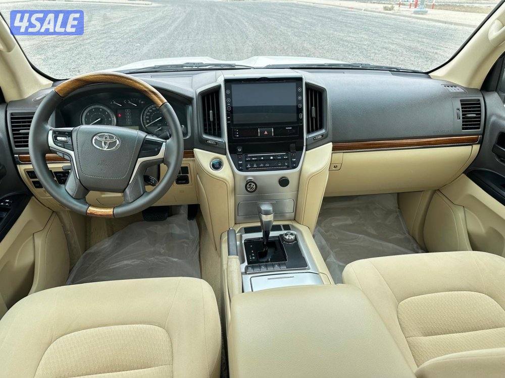 لاندركروزر V8  GXR موديل ٢٠١٦  المالك الأول صبغ وكالة8