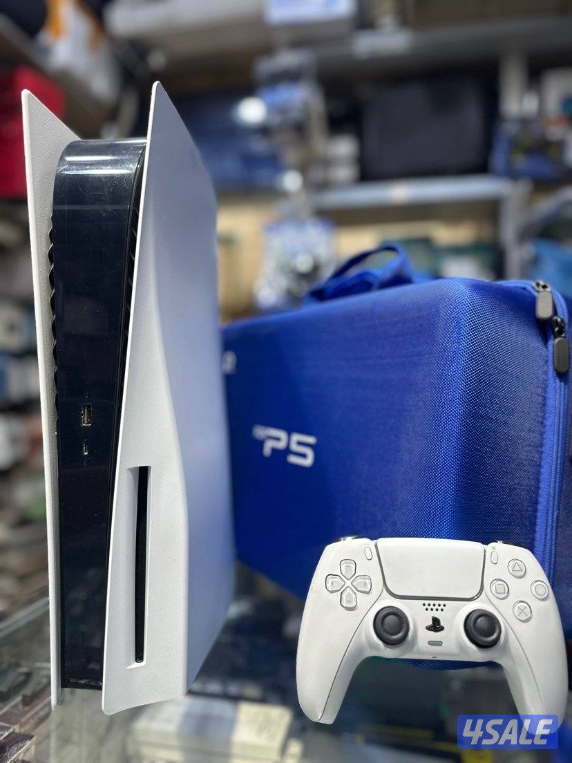 PS5 DISC EDITION WITH 1x controller and bag original wires too0