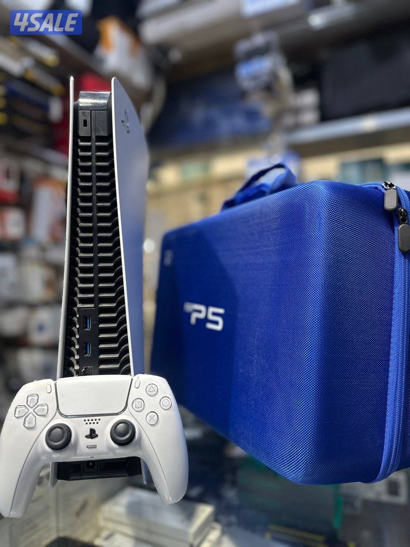 PS5 DISC EDITION WITH 1x controller and bag original wires too2