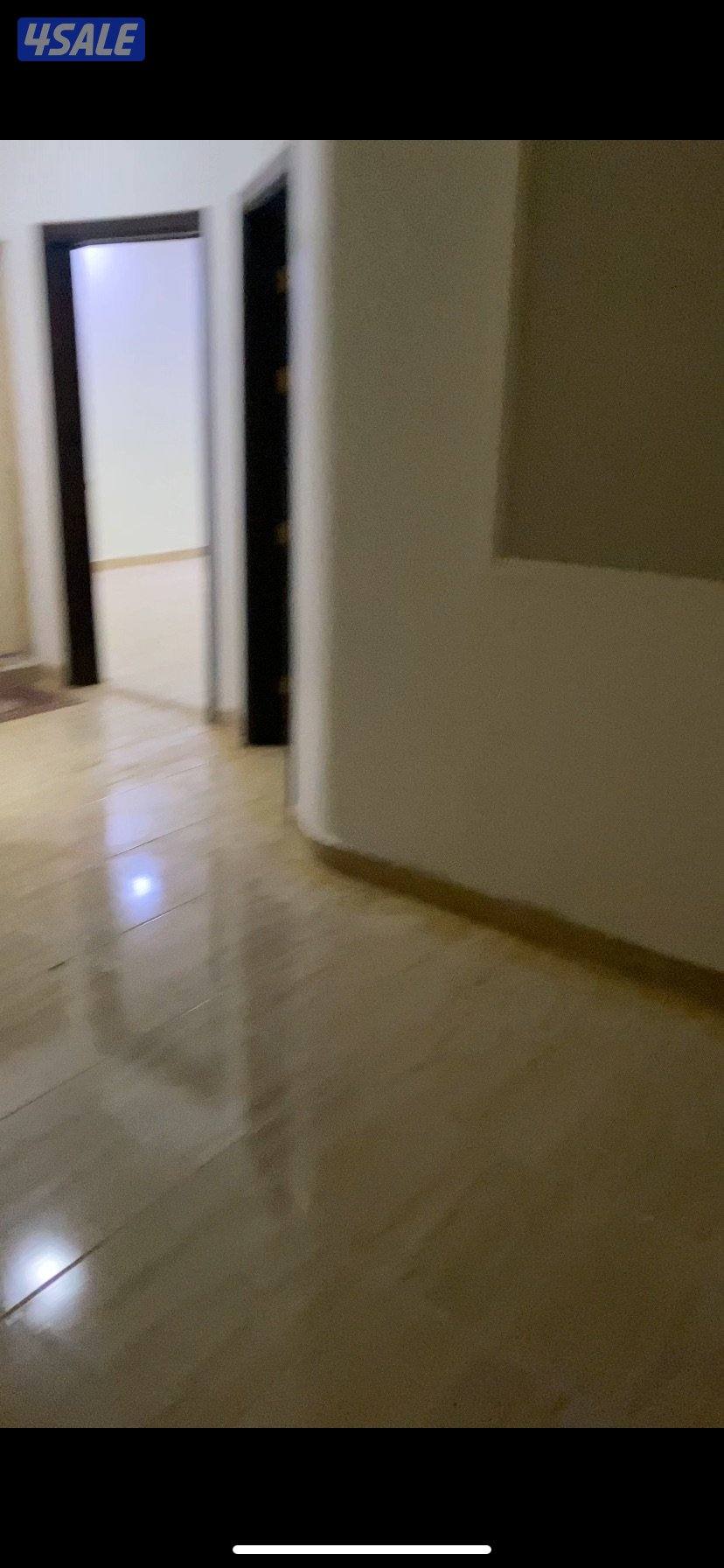 للمعاريس  شقه ٤ غرف ومطبخ وموزع كبير المنزل مقابل الخدمات ت0