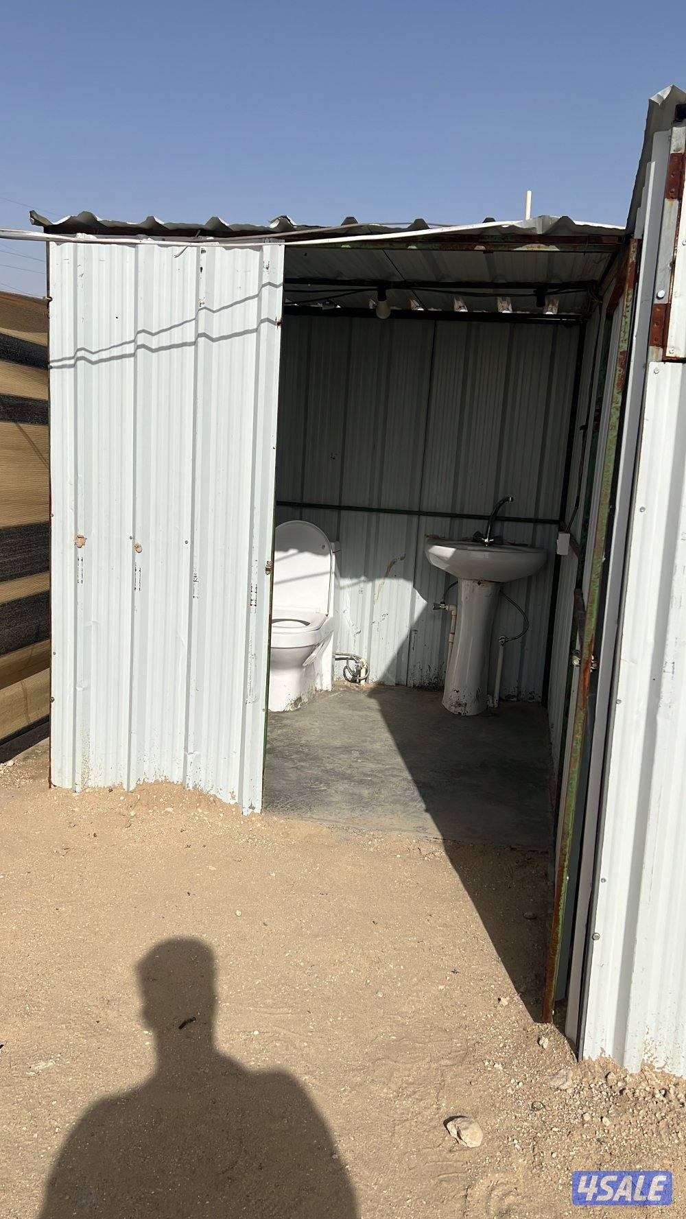 للايجار مخيمات بالصبيه بعد الجسر الاول يمين مقابل المنصه6