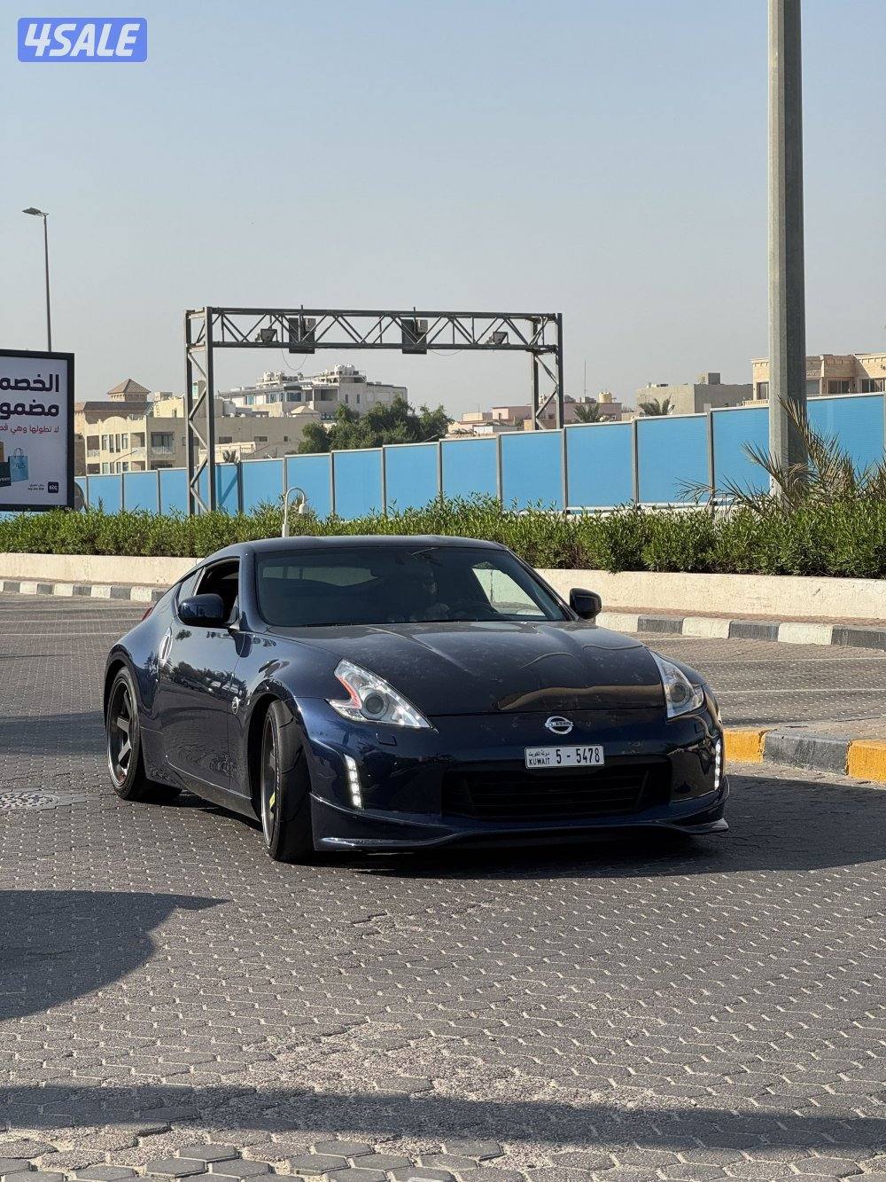 للبيع نيسان 370z 20142
