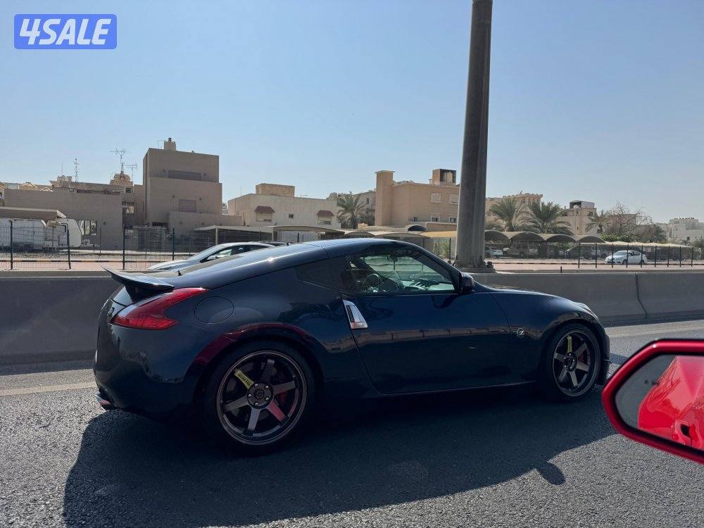 للبيع نيسان 370z 20143