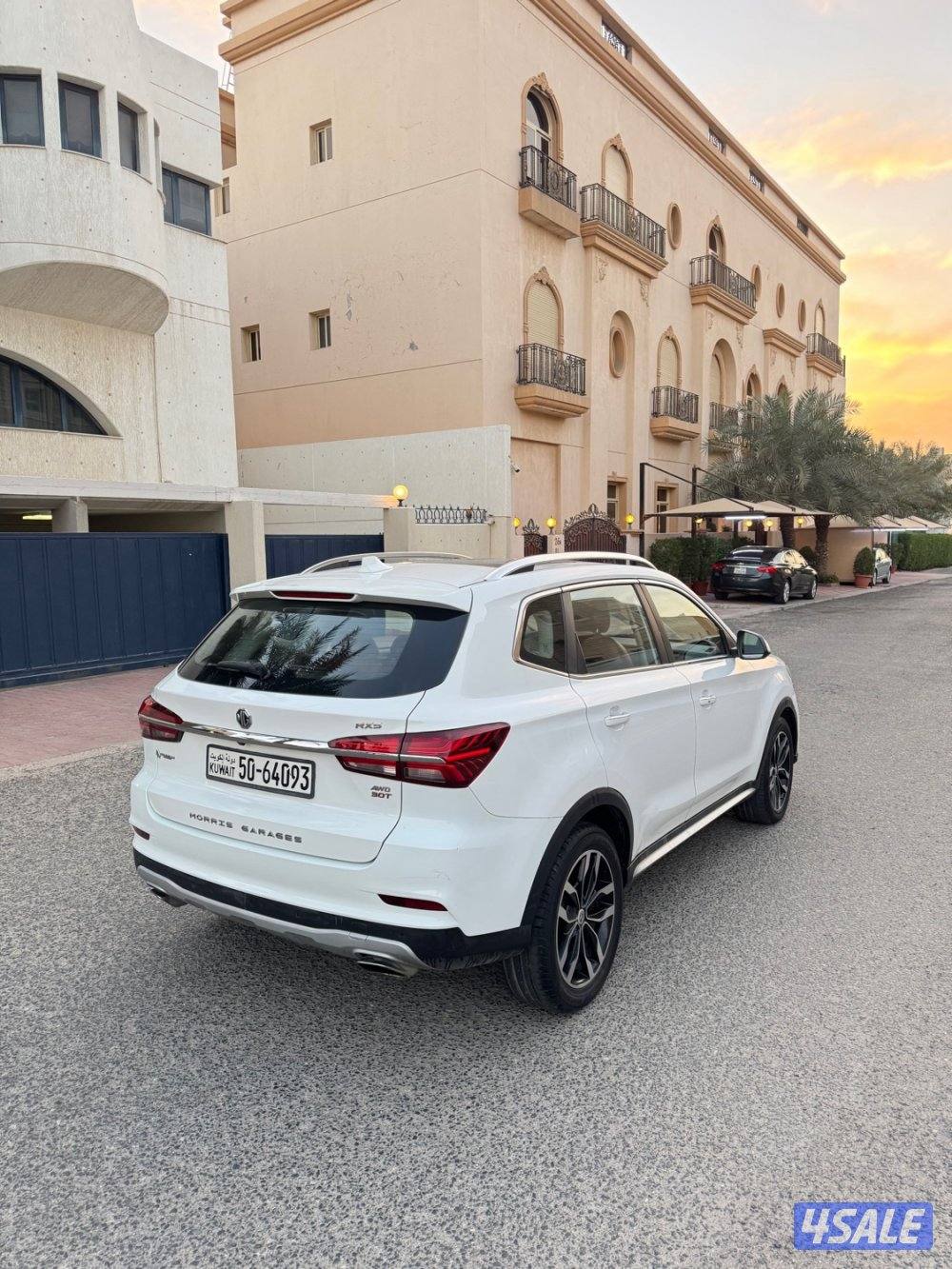 ‏مديل 2019 فتحة جلد تأن MG-RX58