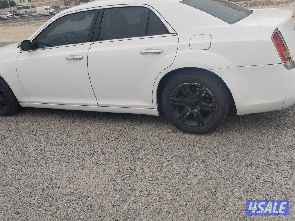 كرايسلر 300 ٢٠١٣ شرط الفحص السياره نظيفه قير مكينه شاصي7