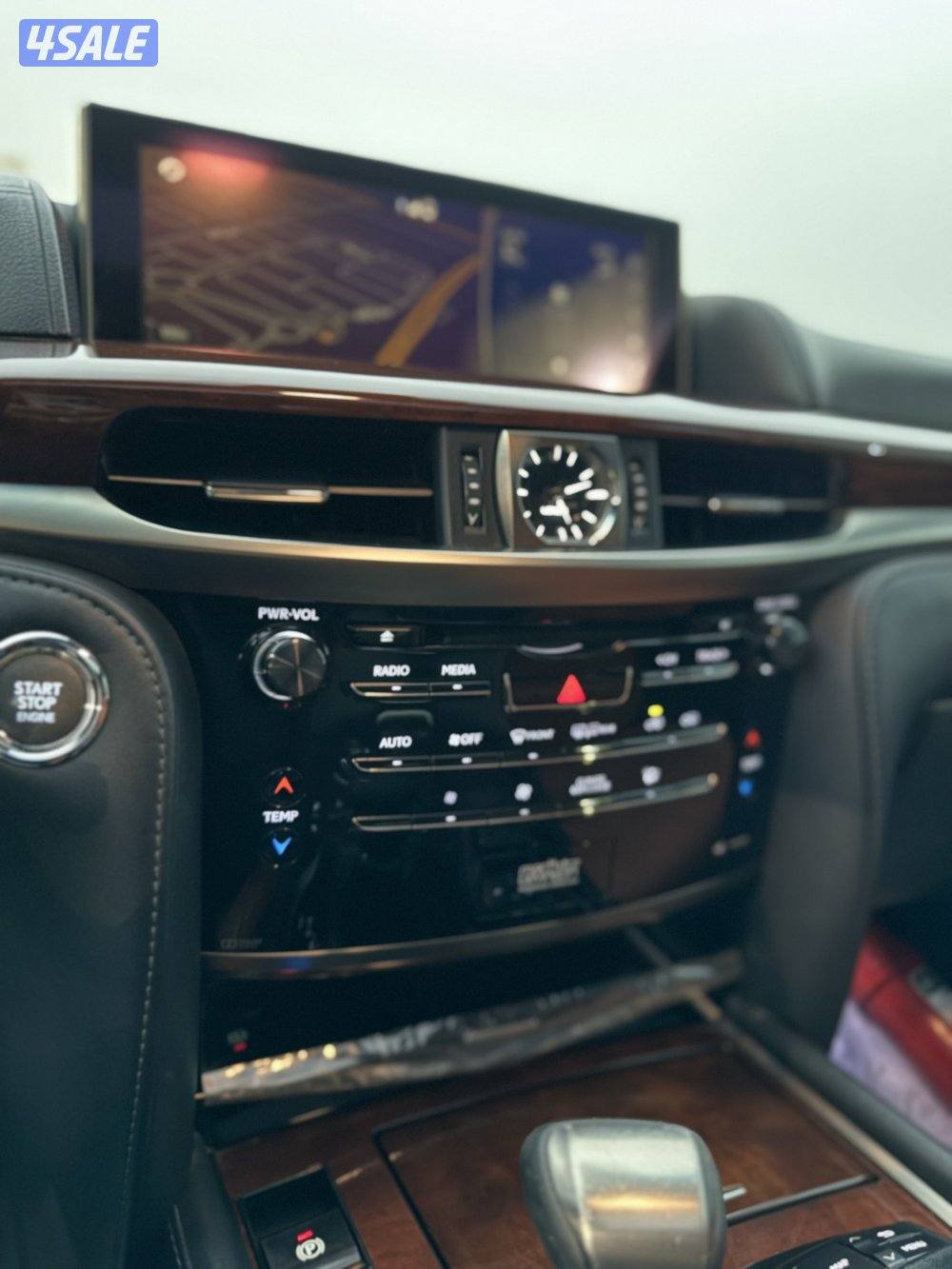 للبيع لكزس ٢٠١٦ ماشي ١٦٩2