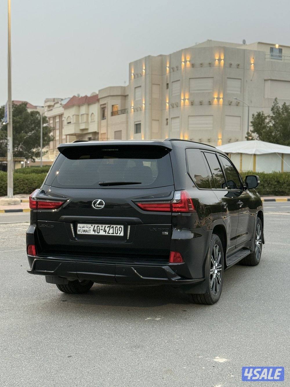 للبيع لكزس ٢٠١٦ ماشي ١٦٩3