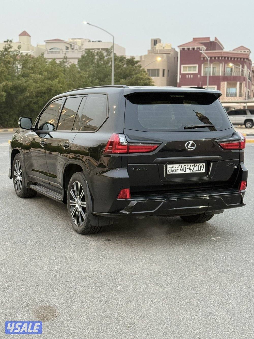 للبيع لكزس ٢٠١٦ ماشي ١٦٩5