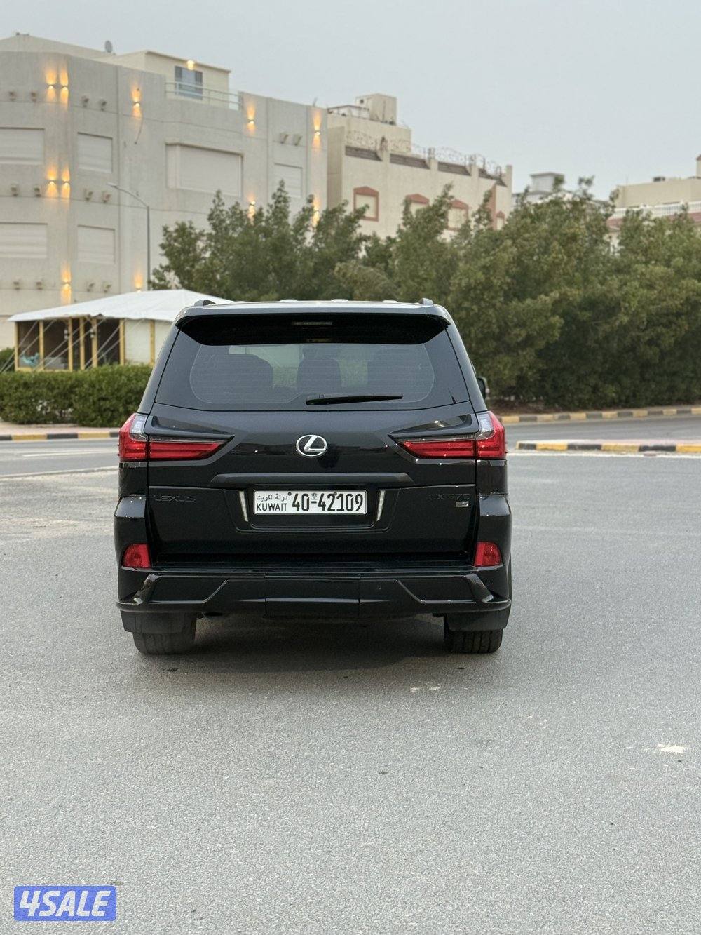 للبيع لكزس ٢٠١٦ ماشي ١٦٩9