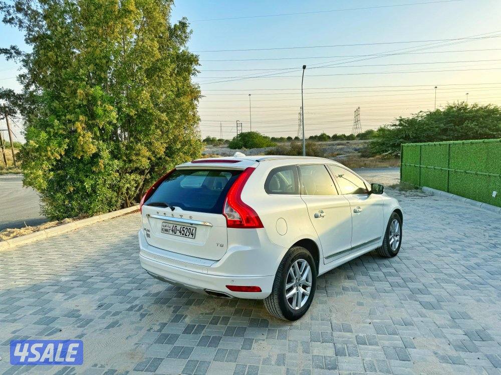 جيب فولفو بحالة الوكالة xc60 موديل 20174