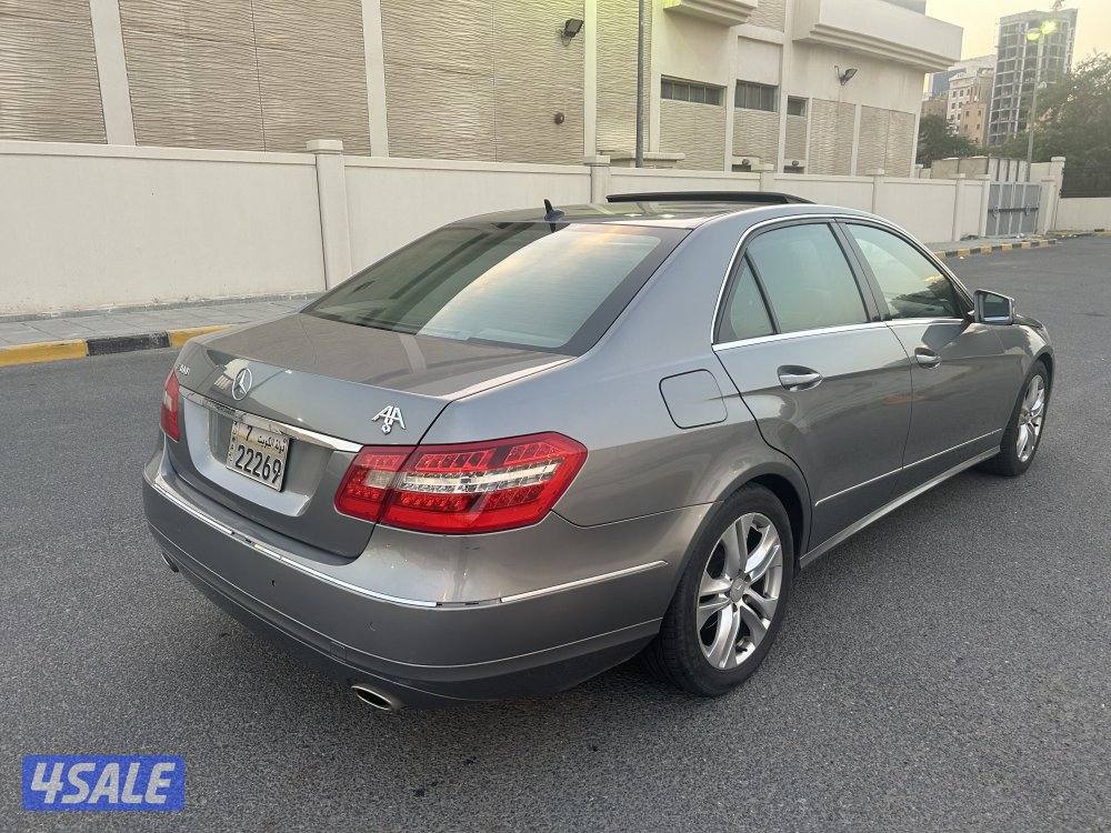 للبيع مودبل 2010حجم E300 صبغ وكاله ماعدا قطعه3