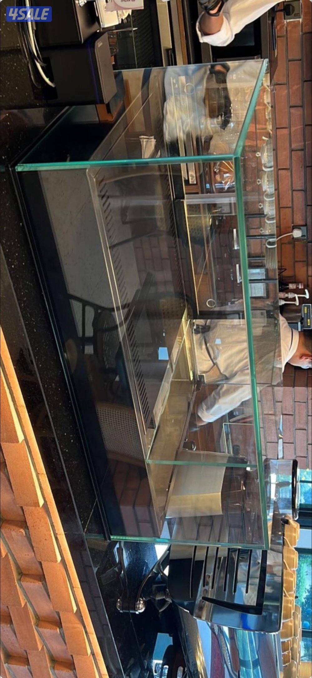 ثلاجة عرض في مطعم وكوفي شوب2