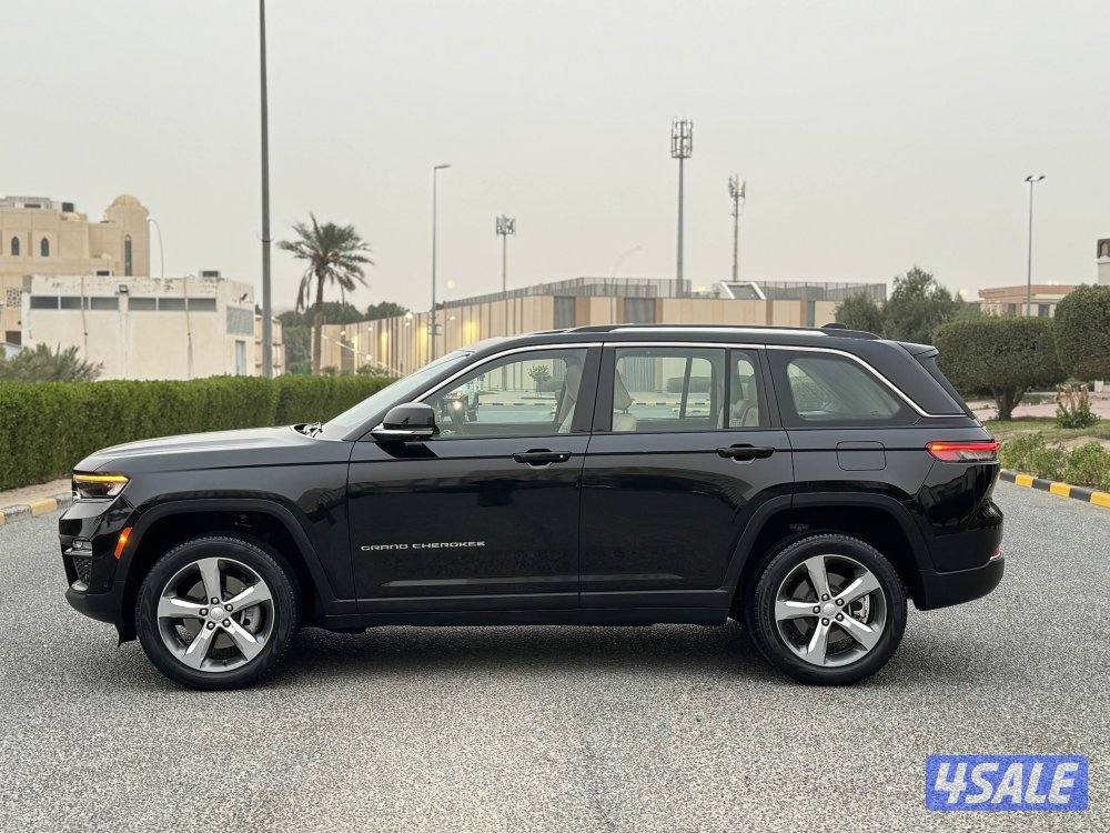 جراند شيروكي لميتد موديل 2022 بحاله الوكاله10