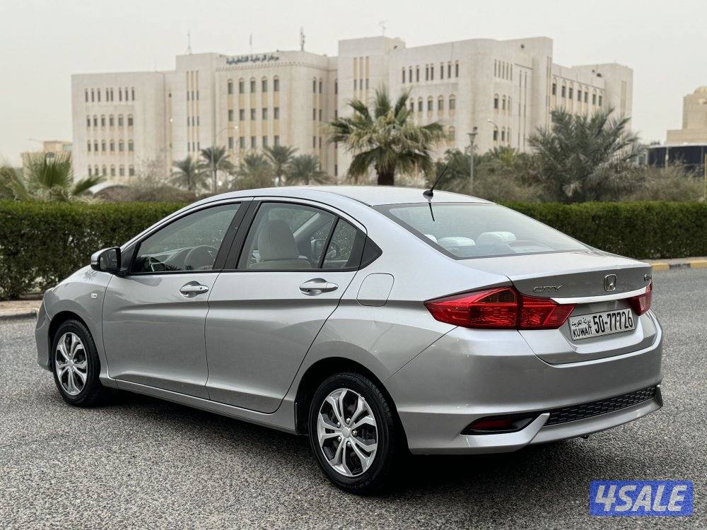 هوندا سيتي موديل 2019 بحاله الوكاله شرط الفحص4