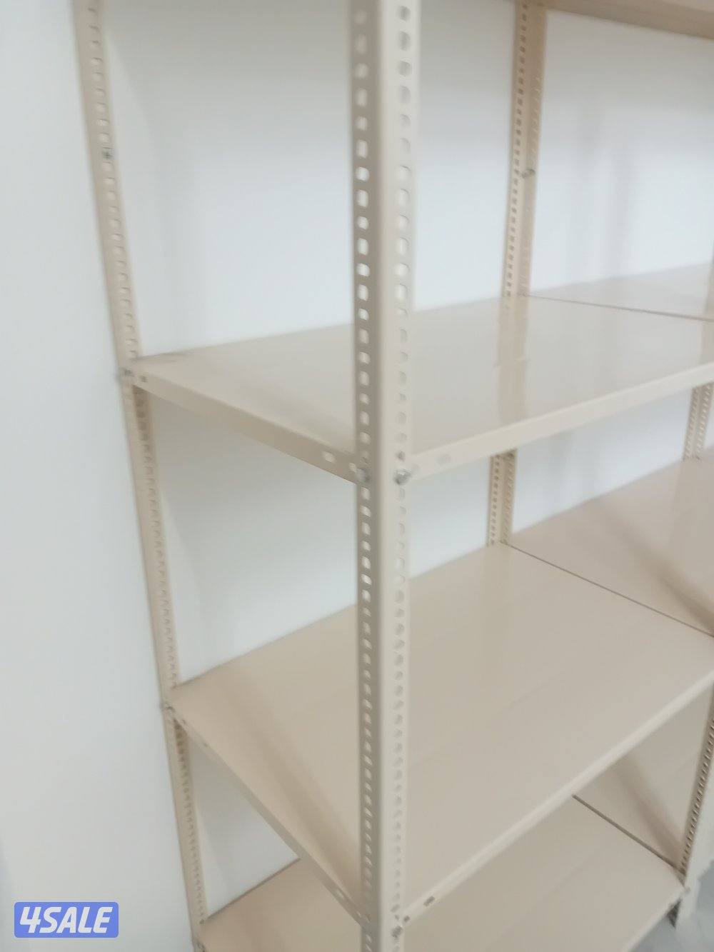 ارفف تخزين معدني وخشبي0