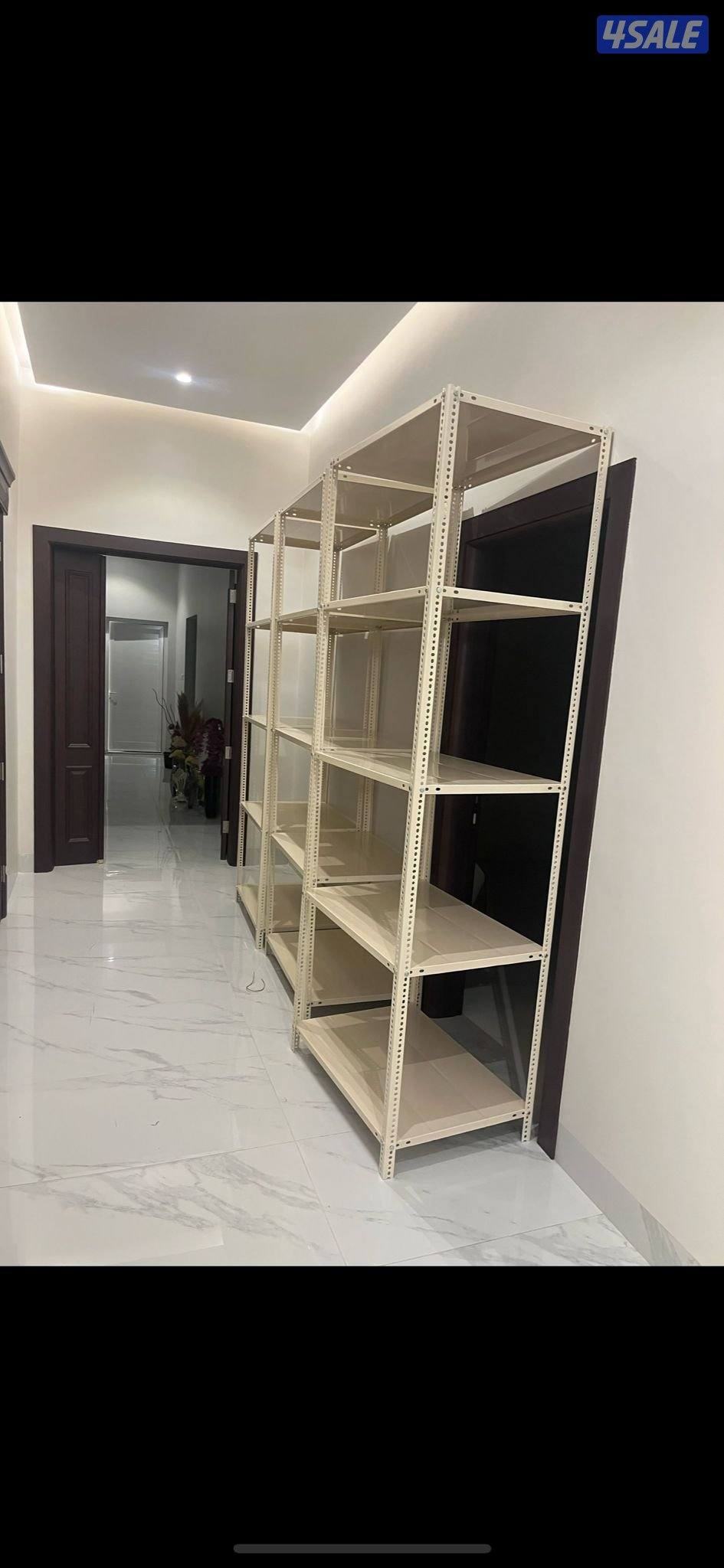 ارفف تخزين معدني وخشبي1