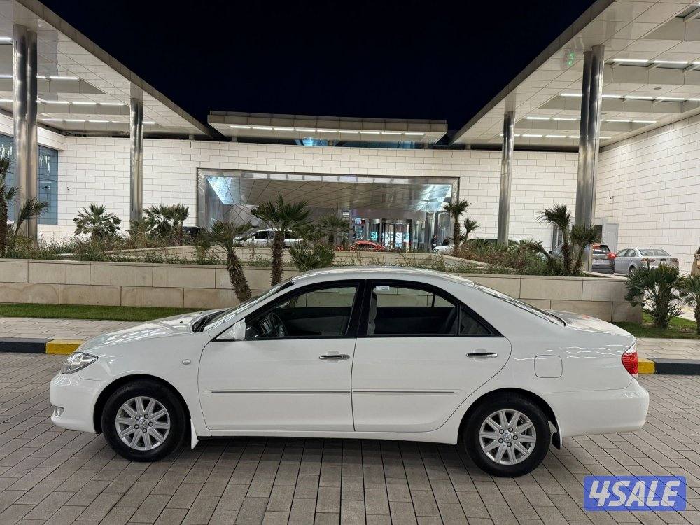 للبيع تويوتا كامري موديل2006 اربعه سلندر1