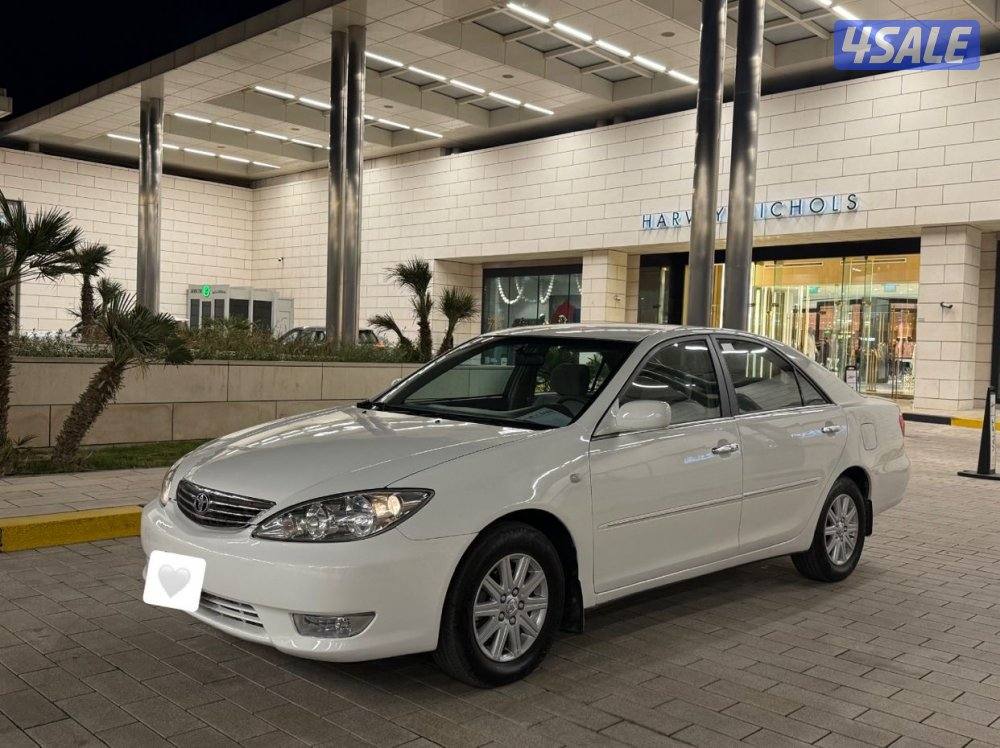 للبيع تويوتا كامري موديل2006 اربعه سلندر3