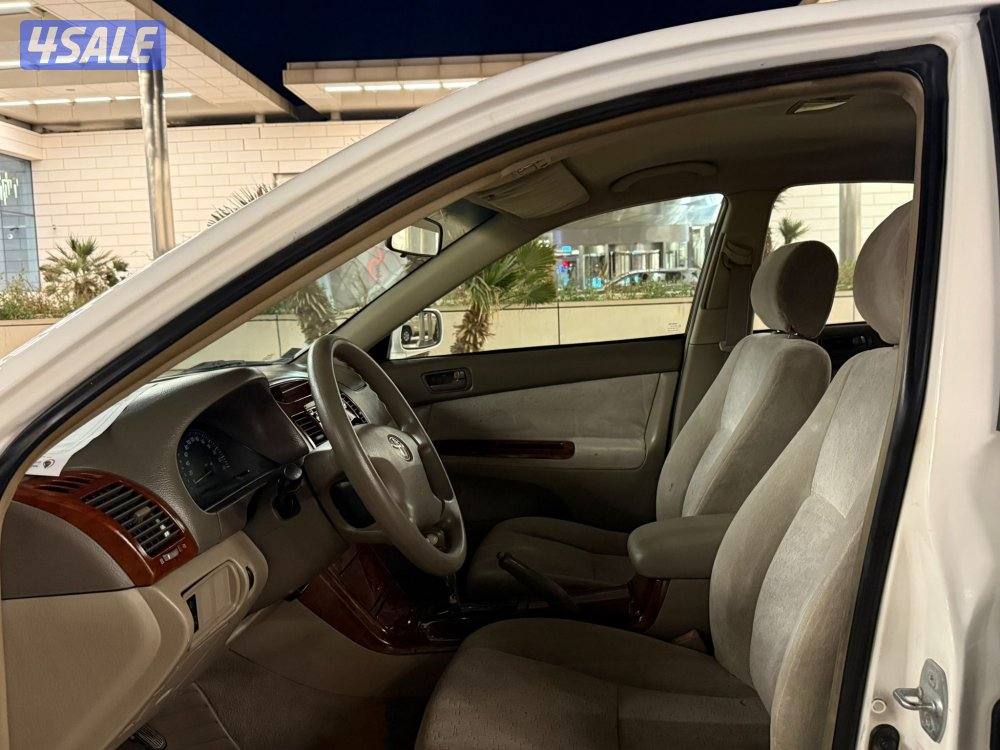 للبيع تويوتا كامري موديل2006 اربعه سلندر5