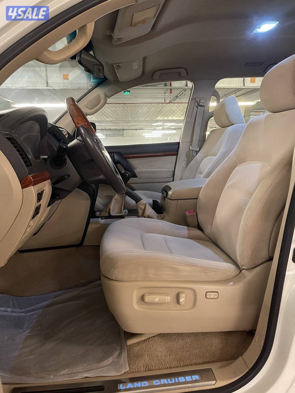 لاندكروزر 2012 قير عادي4