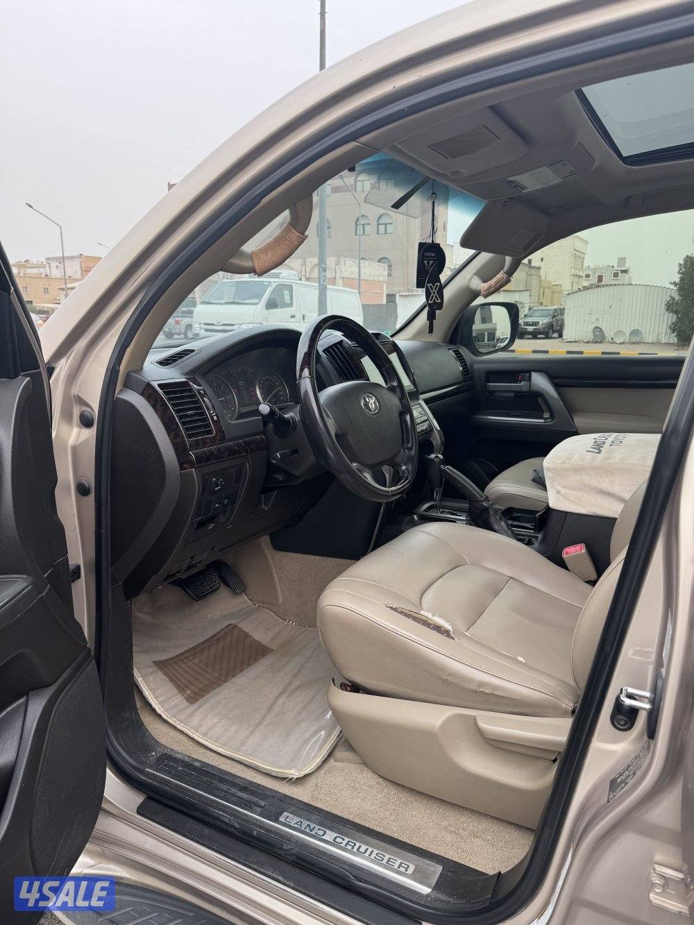 لاند كروزر ٢٠٠٩11