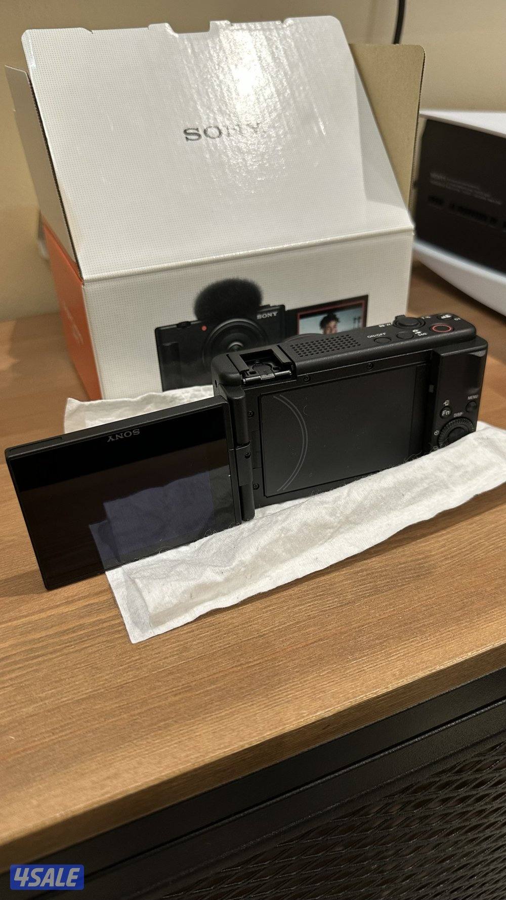 كاميرا سوني احترافية جديدة بالكرتون غير مستخدمة sony zv-1f brand new..3