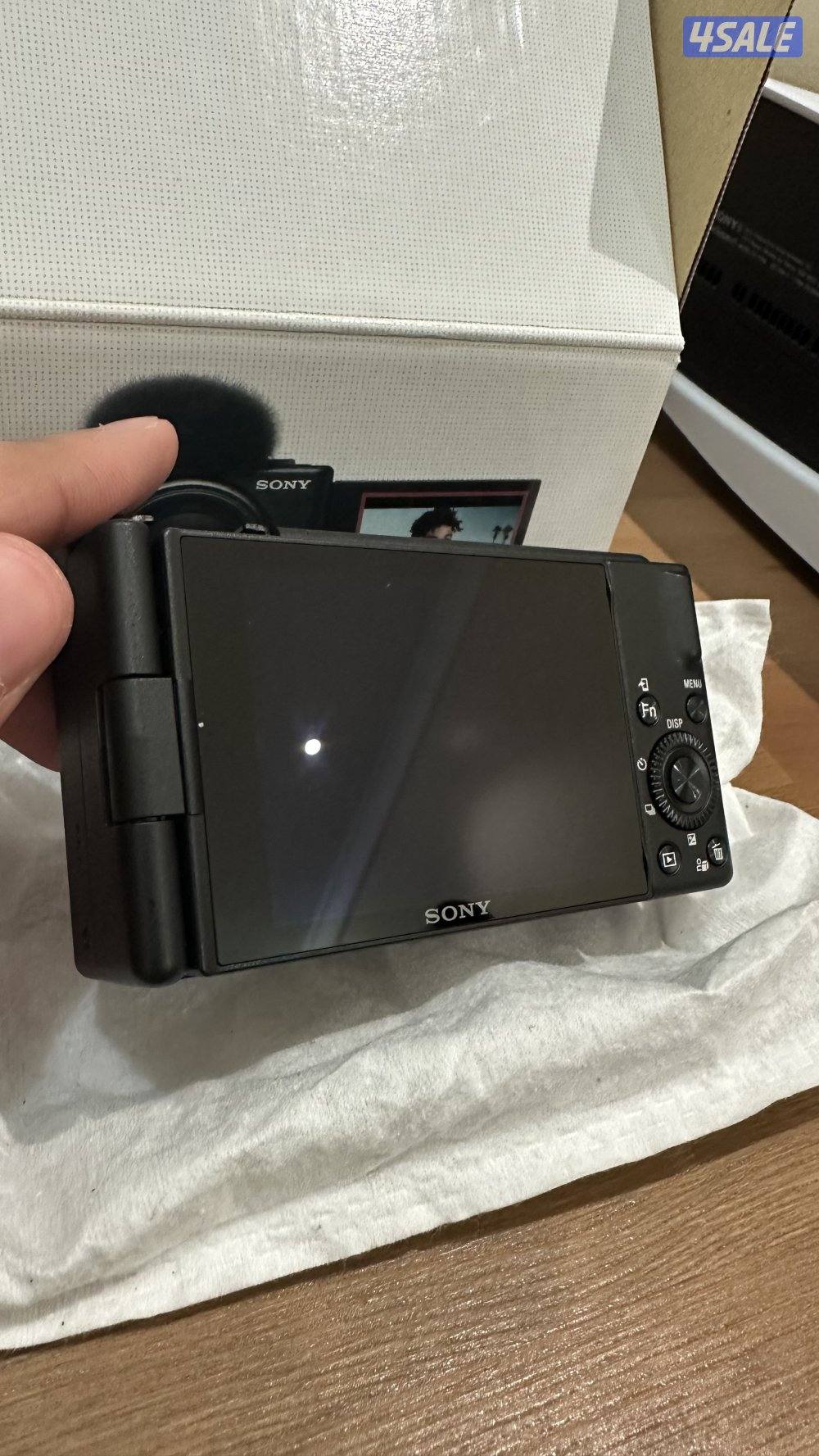 كاميرا سوني احترافية جديدة بالكرتون غير مستخدمة sony zv-1f brand new..6