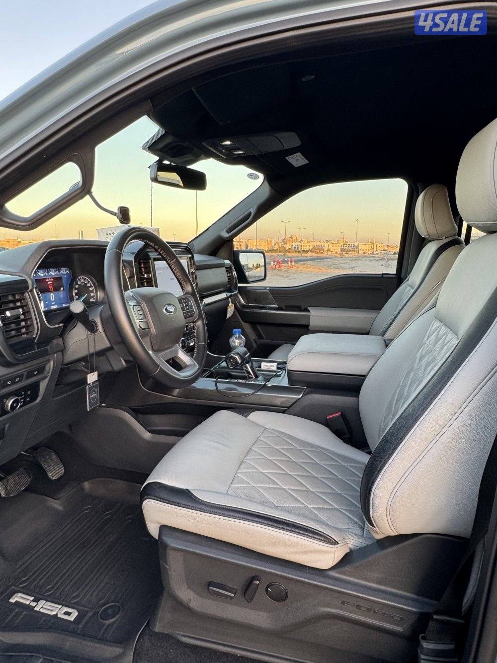 وانيت فورد 20231