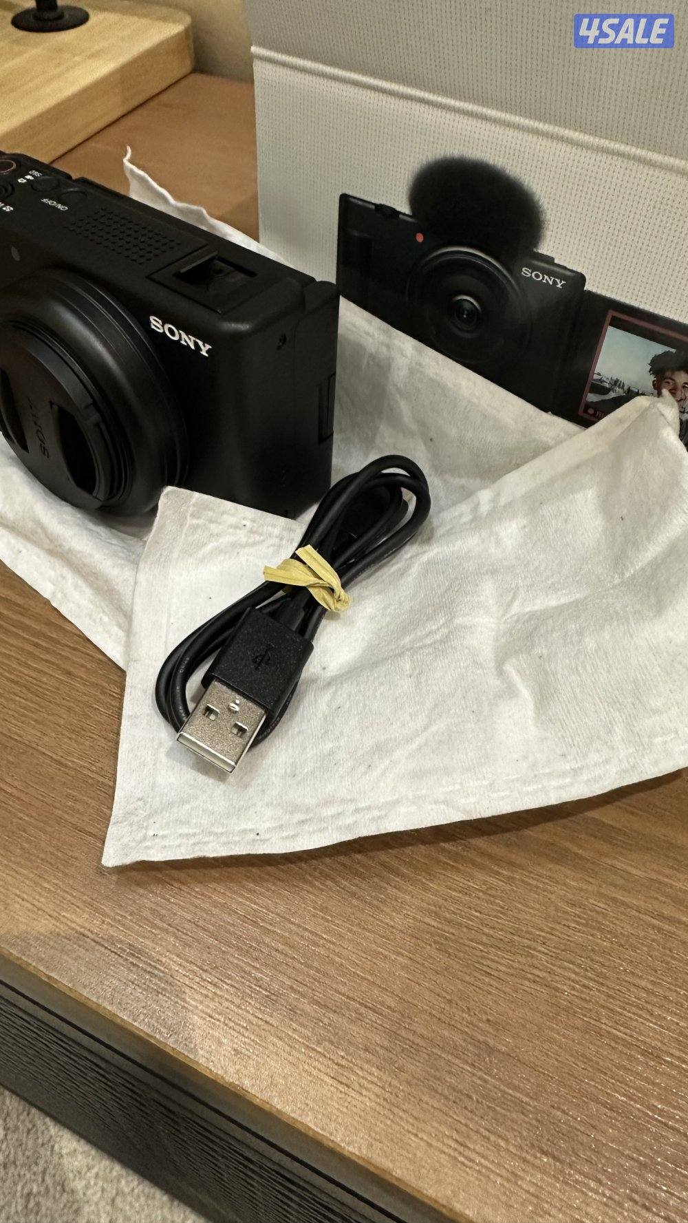 كاميرا سوني احترافية جديدة بالكرتون غير مستخدمة sony zv-1f brand new..7