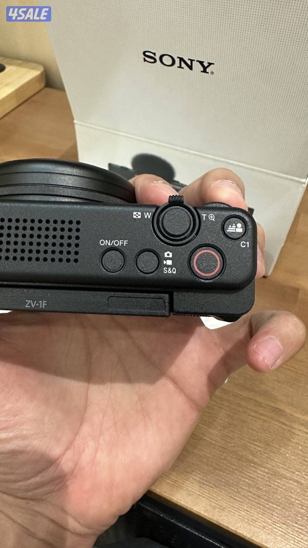 كاميرا سوني احترافية جديدة بالكرتون غير مستخدمة sony zv-1f brand new..9