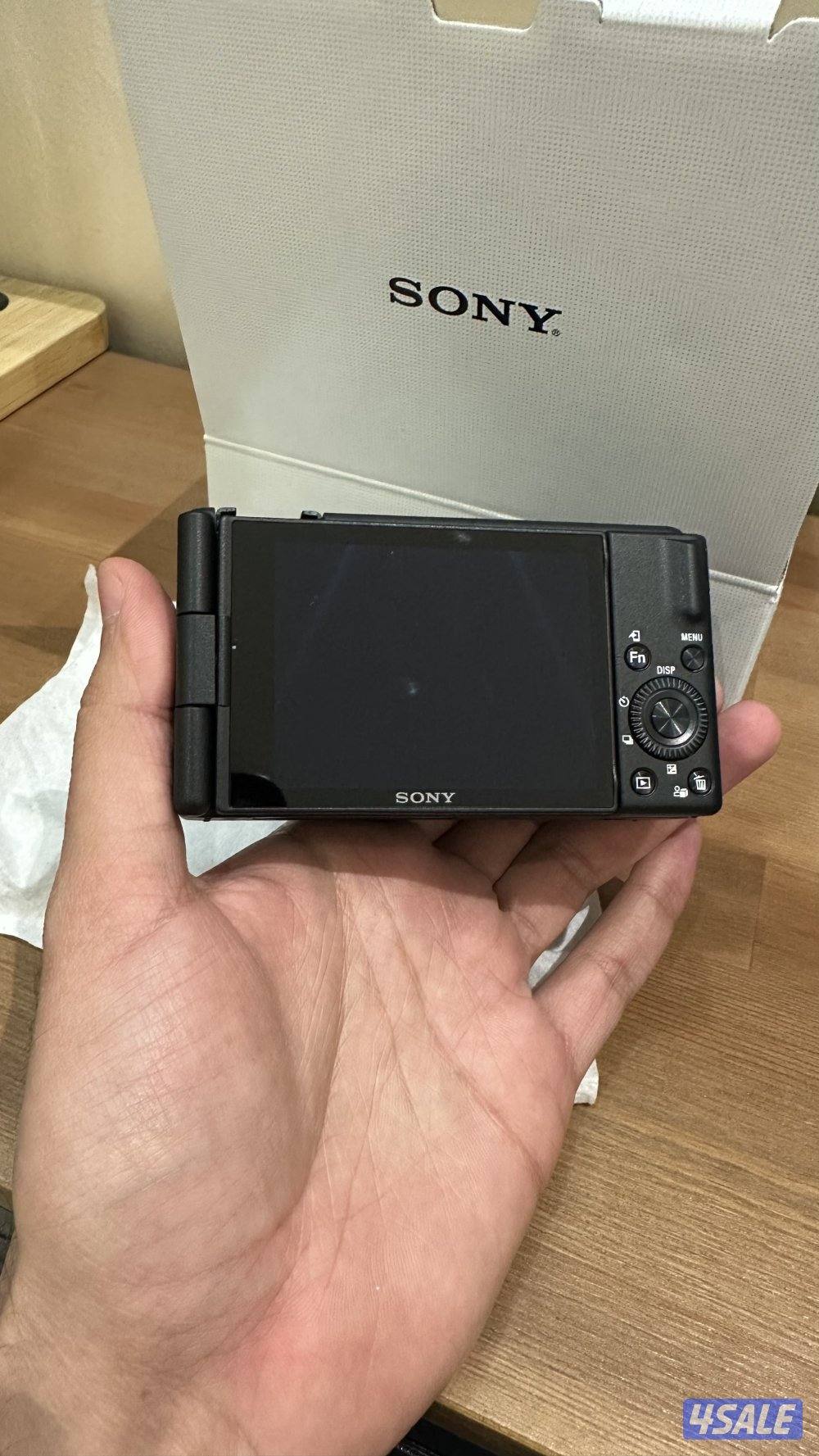 كاميرا سوني احترافية جديدة بالكرتون غير مستخدمة sony zv-1f brand new..10