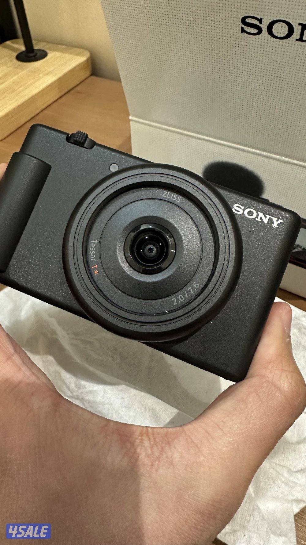 كاميرا سوني احترافية جديدة بالكرتون غير مستخدمة sony zv-1f brand new..12